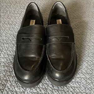 Steve Madden Classic Black Slip-On Loafers